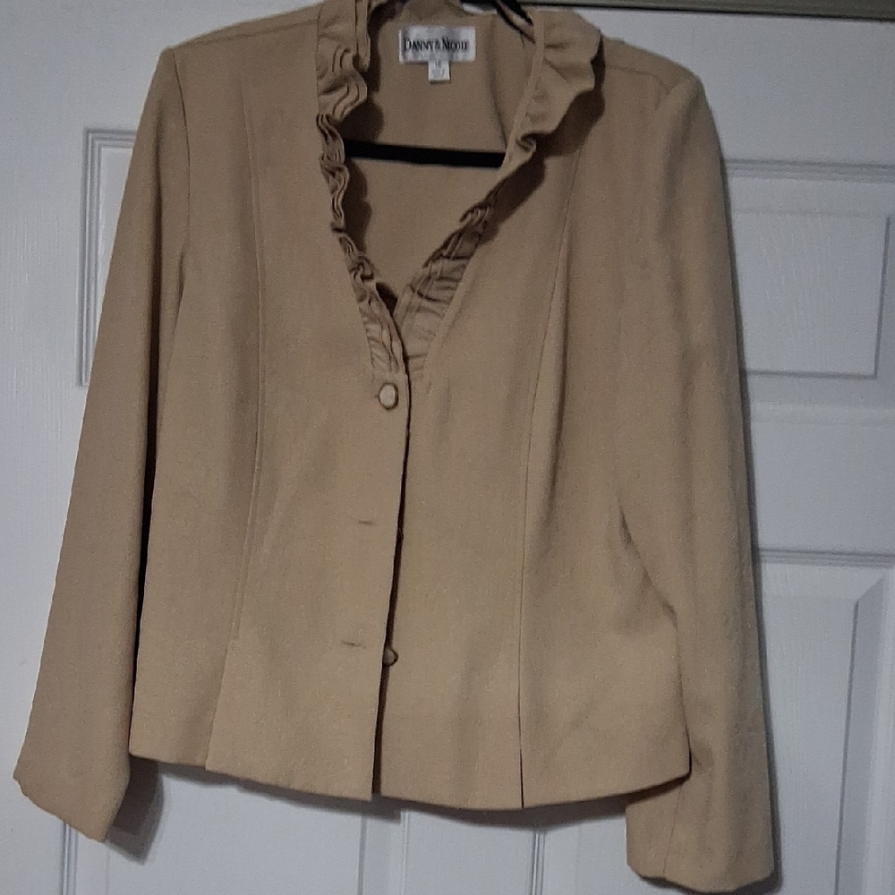 Danny & Nicole Sz 10  Tone On Tone Beige Ruffle-Collar Blazer Sz 14 $35